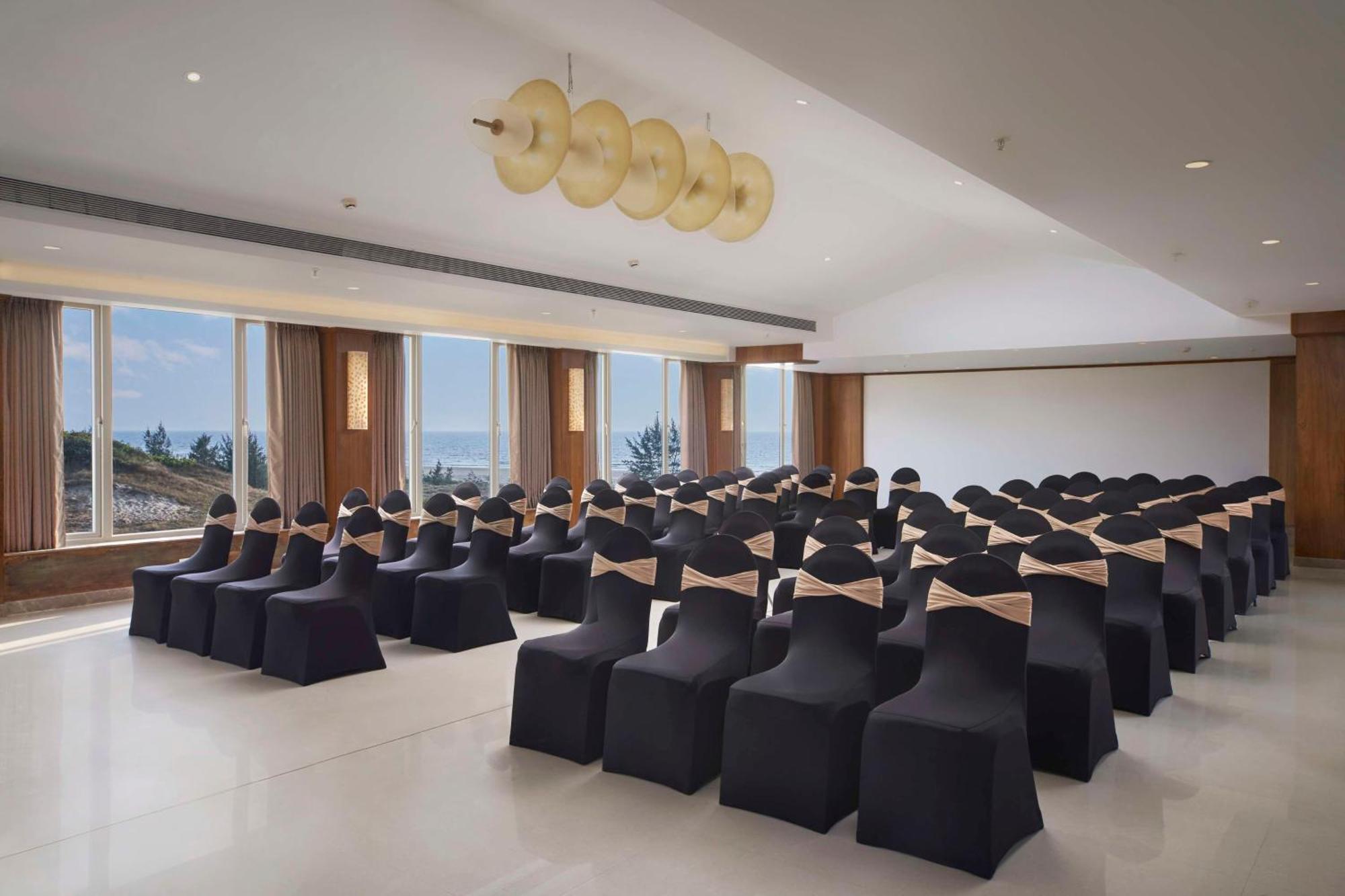 Mandrem Beach Resort, A Member Of Radisson Individuals Retreat المظهر الخارجي الصورة