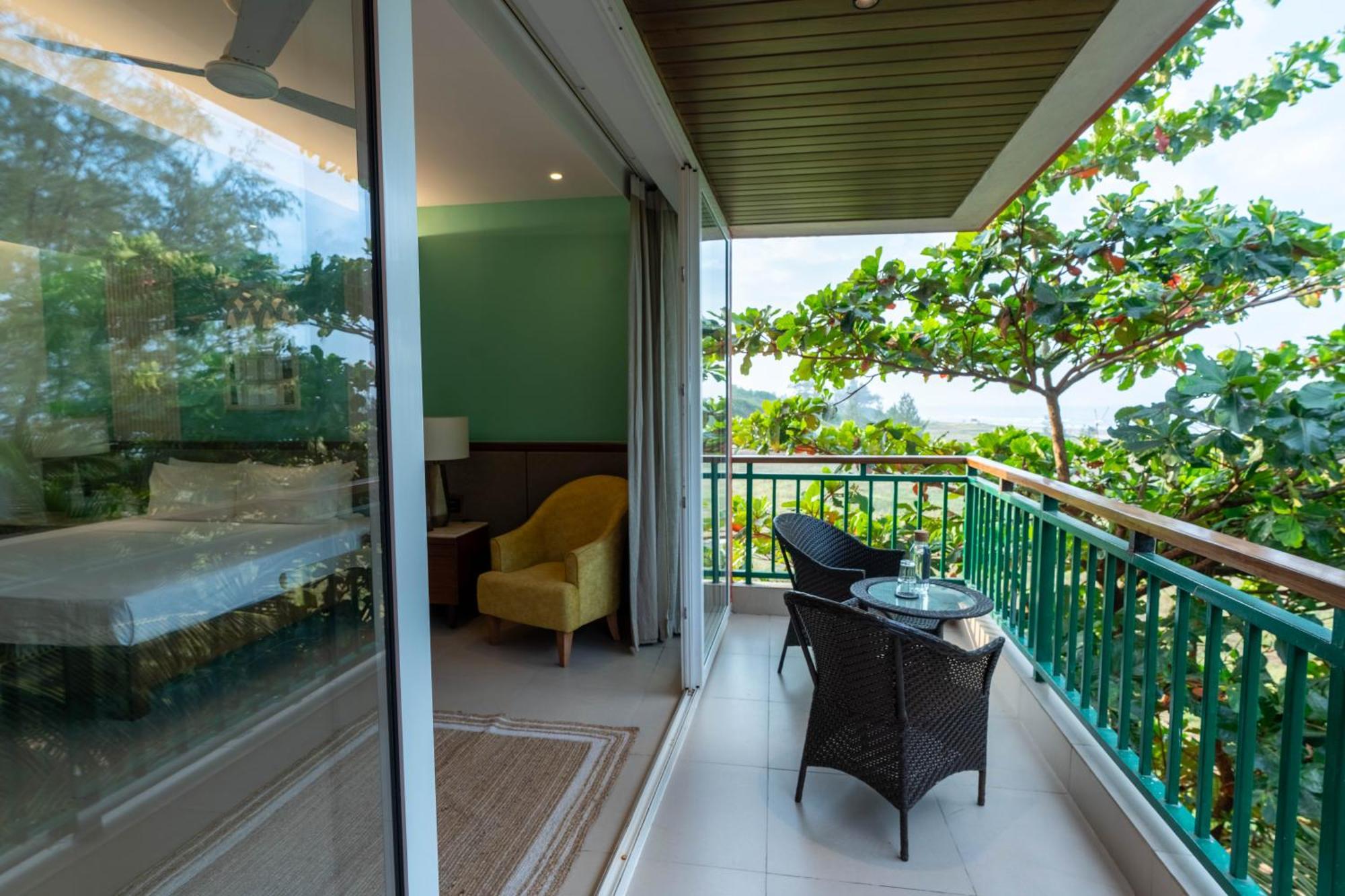Mandrem Beach Resort, A Member Of Radisson Individuals Retreat المظهر الخارجي الصورة
