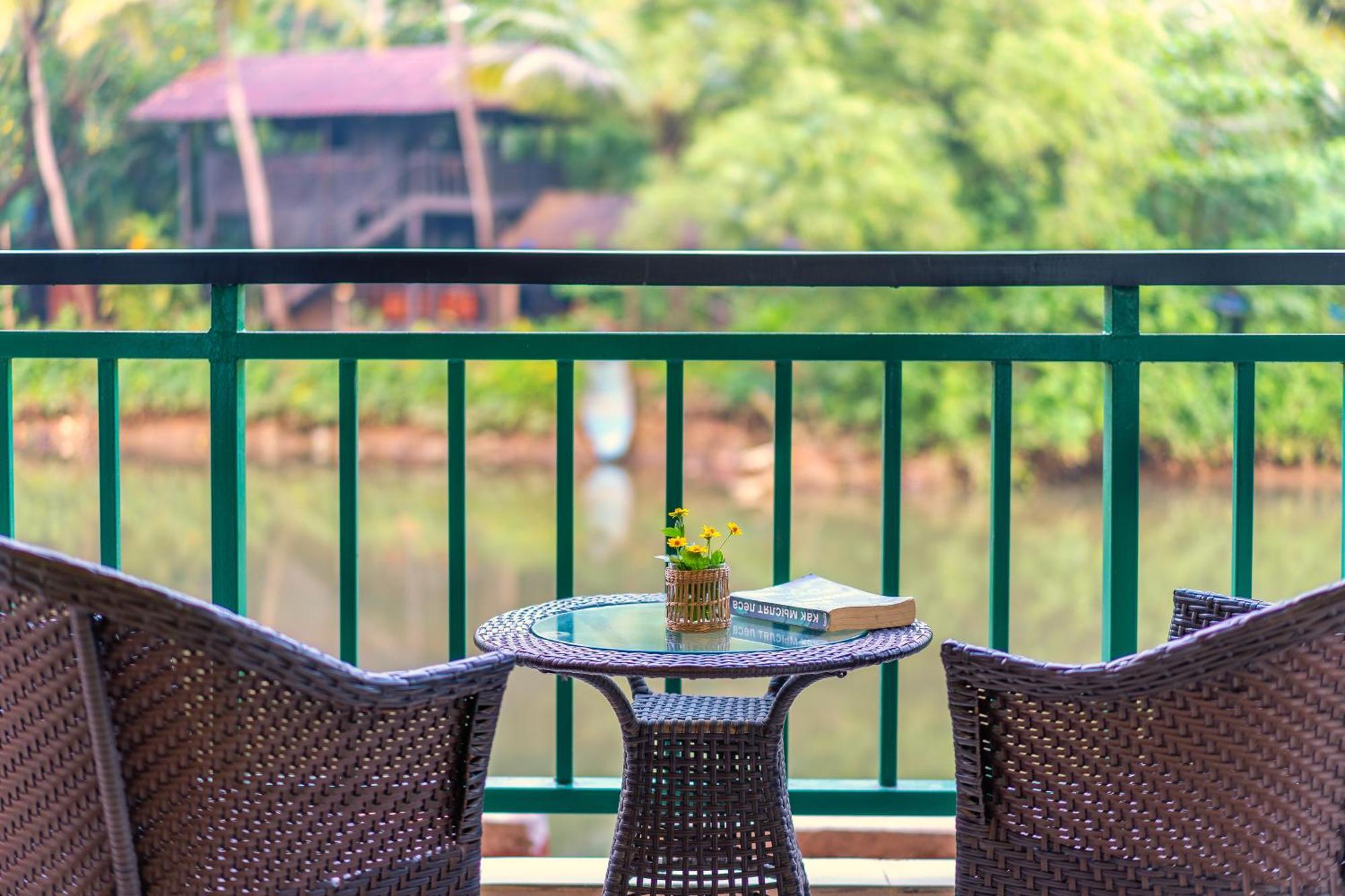 Mandrem Beach Resort, A Member Of Radisson Individuals Retreat المظهر الخارجي الصورة