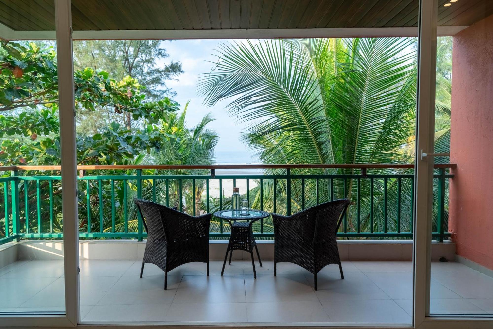 Mandrem Beach Resort, A Member Of Radisson Individuals Retreat المظهر الخارجي الصورة